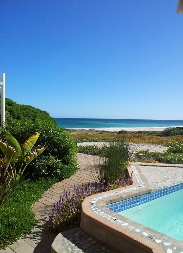 Absolute Beach, Vredenburg 27/40