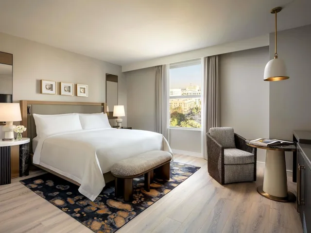 Fairmont, King Bed, City View، Fairmont Breakers Long Beach 2/7