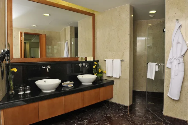 3 Bedrooms, Penthouse, Twin Beds, 2 King Beds, Fraser Suites Seef Bahrain 8/10
