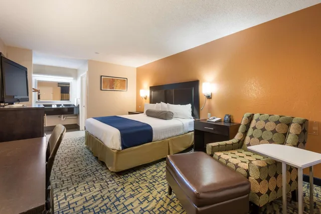 غرفة بسرير كينج للمدخنين، SureStay Hotel by Best Western Meridian 5/10