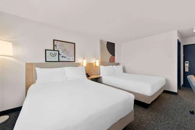 غرفة بسريرين كوين، Spark by Hilton Norfolk 3/7