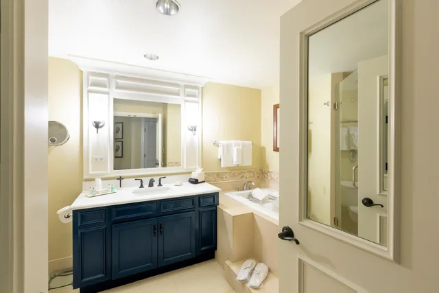 Room, Queen Bed, Resort View، The Inn And Club At Harbour Town 4/4