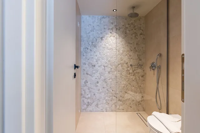 غرفة بسريرين منفصلين بإطلالة على الفناء، Alia Beach Hotel Adults only 18+ 3/3