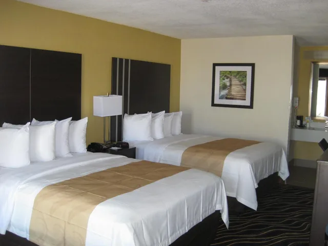 غرفة بسريرين كوين للمدخنين، Quality Inn West Fort Worth, TX 4/10