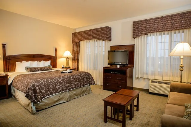 Studio, Suite, Kitchen, Staybridge Suites Houston-Nasa/Clear Lake 1/7