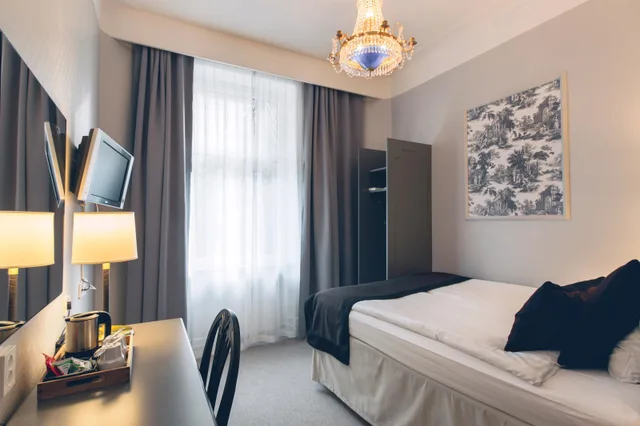 غرفة اقتصادية صغيرة بسرير مزدوج، Crystal Plaza Hotel 2/2