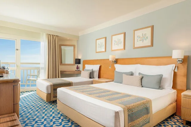 غرفة ديلوكس عائلية بسرير كوين وسرير فردي، Steigenberger Hotel & Nelson Village 2/6