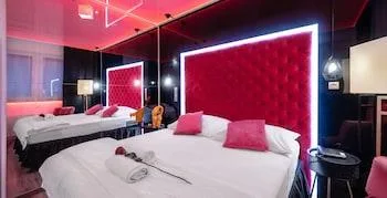 Double Bed, Pool Access، Hotel Aura Design & Garden Pool 1/1