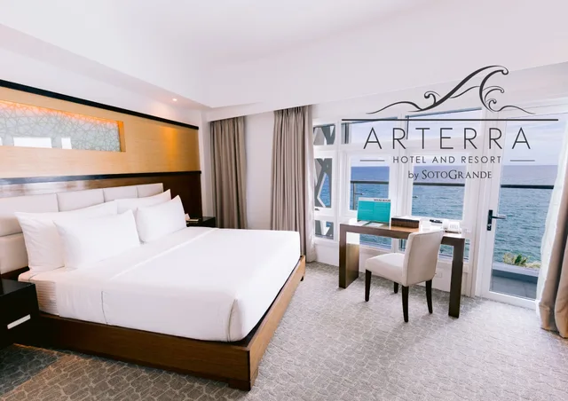 غرفة ديلوكس بسرير مزدوج بإطلالة على البحر، Arterra Hotel and Resort 1/1