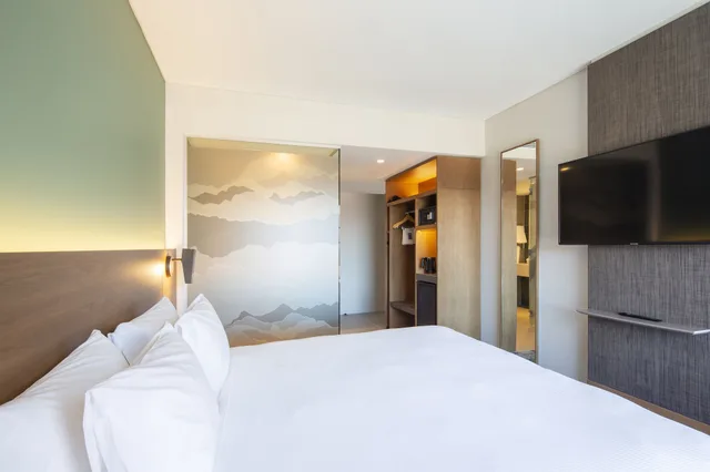 Room, Queen Bed, Gondola View، Holiday Inn Express And Suites Queenstown 3/3