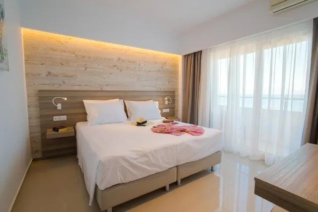 Deluxe, Studio, Twin Beds, Sea View, Orpheus Studios 4/6