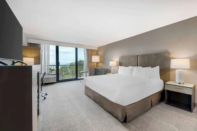 Standard, King Bed, with View, Best Western Plus Agate Beach Inn 1/5