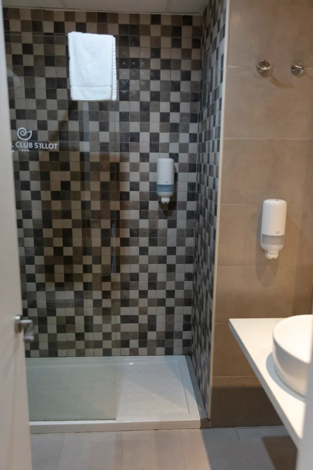 غرفة سوبيريور بسرير مزدوج أو سريرين منفصلين بإطلالة على البحر، Hotel Club S Illot 2/2