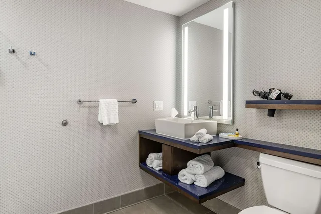 غرفة قياسية بسريرين كوين، Glo Best Western Savannah-Gateway I-95 3/3