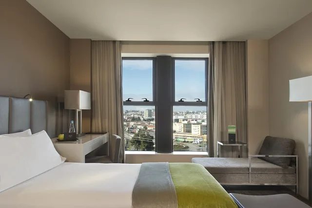 Standard, Murphy Bed, Hotel Melia Braga 2/4