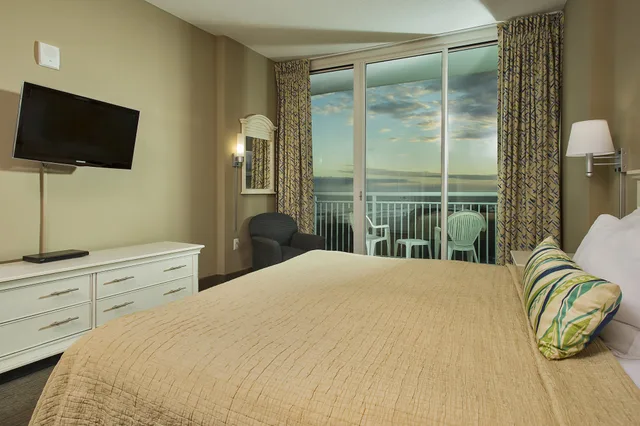 3 Bedrooms, Suite, King Bed, 4 Double Beds, Ocean Front, Sofa، Avista Resort 6/8