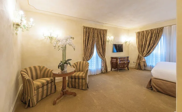 غرفة ديلوكس بسرير مزدوج بإطلالة على المتنزه، Hotel Villa Barbarich 2/4