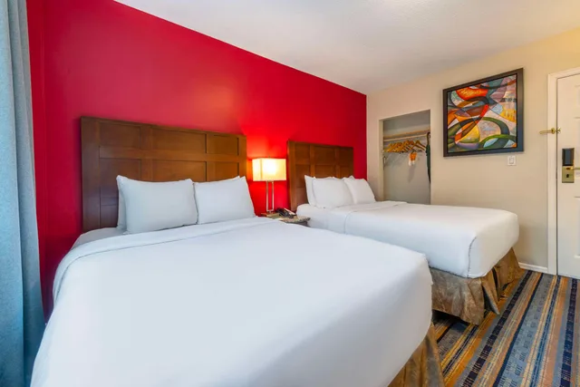 غرفة بسريرين مزدوجين، Quality Inn & Suites Downtown Vancouver 3/7