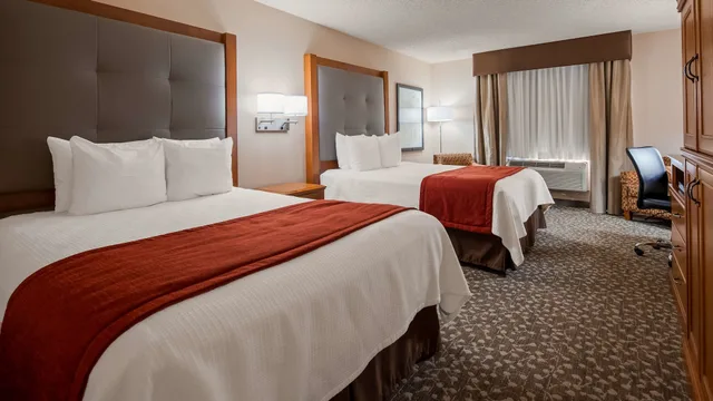 Standard, 2 Queen Beds, Ground Floor, Best Western Plus Oak Harbor Hotel & Conference Center 1/10