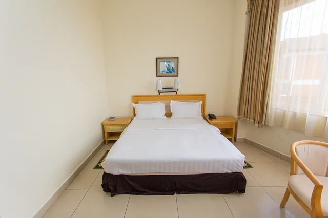 جناح بسرير كوين، Civitas Hotel 1/3