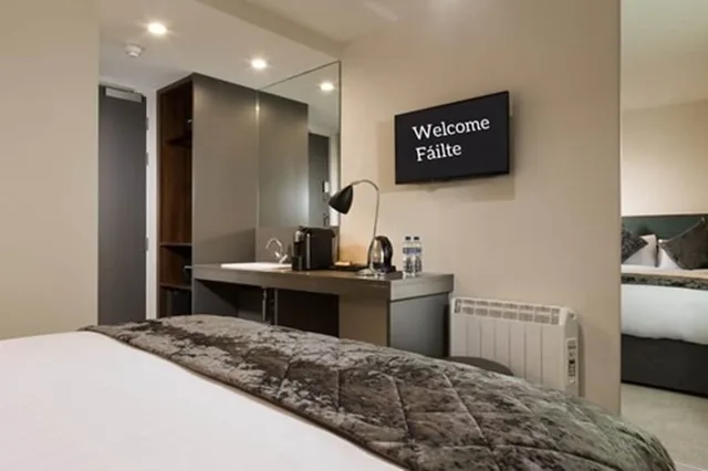Room, Double Bed, No 9 Rathgar 1/3