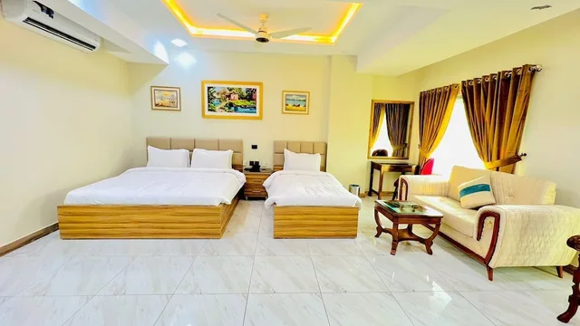 جناح تنفيذي بسرير مزدوج وسرير فردي، Hotel Pearl Inn 1/5