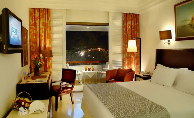 غرفة سوبيريور بسرير مزدوج بإطلالة على النهر، Steigenberger Resort Achti 1/2