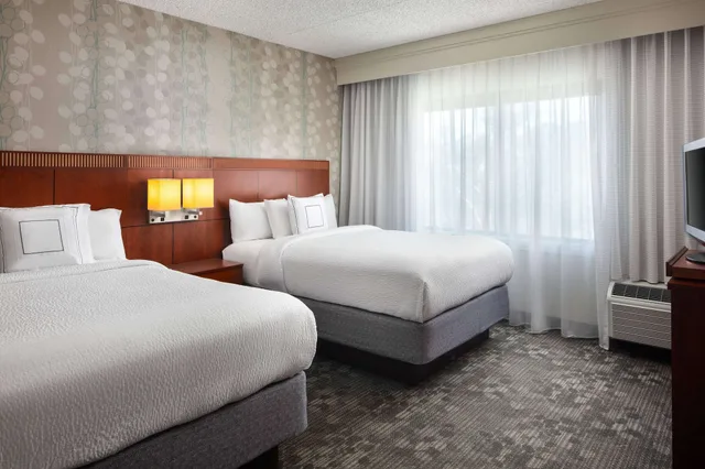 جناح بسريرين مزدوجين بغرفة نوم واحدة مع أريكة، Sonesta Select Laguna Hills Irvine Spectrum 1/2