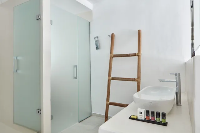 Deluxe, Suite, Double Bed, Sea View, Sofa, Indoor Jetted Tub، Archipelagos Hotel 2/2