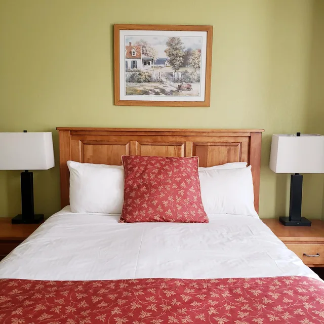 غرفة كلاسيكية بسرير كينج وسرير كوين، James Bay Inn Hotel Suites Cottage 5/8