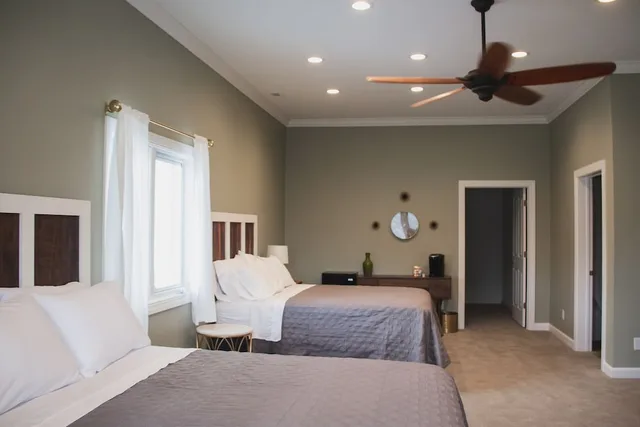 غرفة ديلوكس بسريرين كوين بحمام خاص، The Respite Bed and Breakfast 1/7