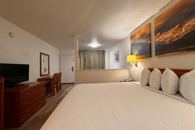 جناح استوديو بسرير كينج، Days Inn By Wyndham Bishop 5/6