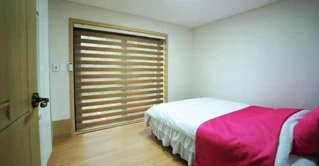 غرفة عائلية بسريرين مزدوجين، Jeju Gotjawal Geomoon Oreum Pension 2/3