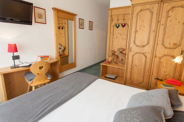 غرفة قياسية بسرير مزدوج، La Vallee Blanche Hotel 5/8