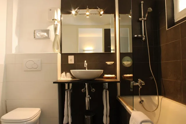 غرفة قياسية بسرير مزدوج أو سريرين منفصلين، Hotel Alexandra 7/10