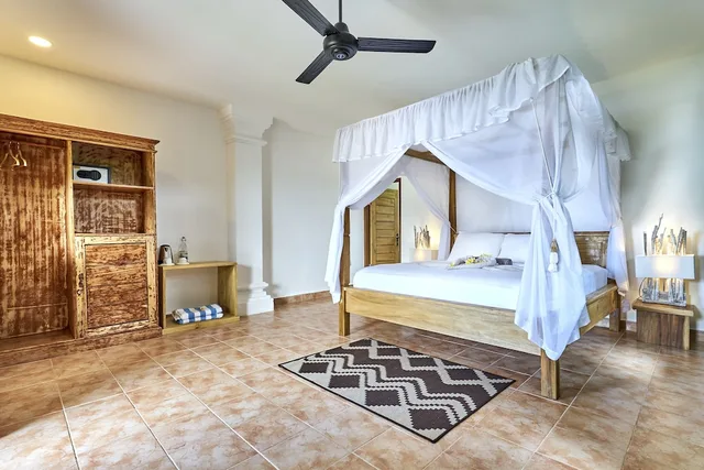 غرفة سوبيريور بسرير كينج بإطلالة على البحر، Vienna Beach Resort 3/5