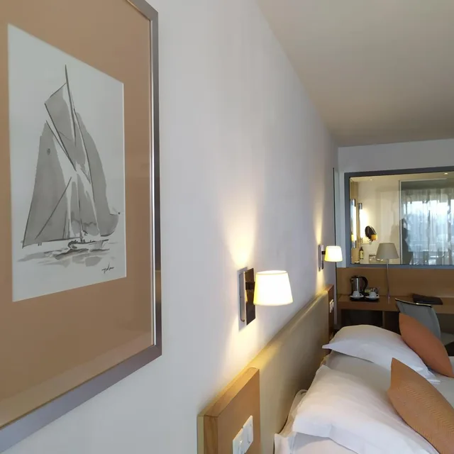 غرفة كومفورت بسرير كوين، Best Western Premier Vieux Port 7/10