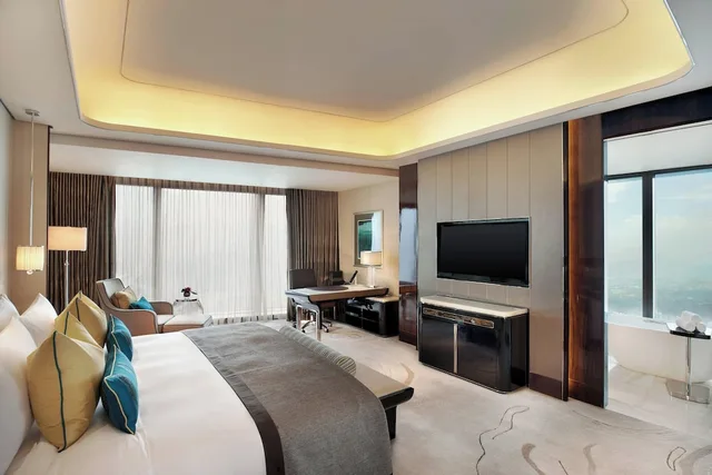 Room, King Bed, Skyline View, Large، The St Regis Shenzhen 1/6