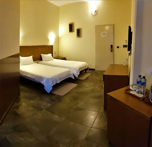 Twin Room, Robinhood Inn 1/4