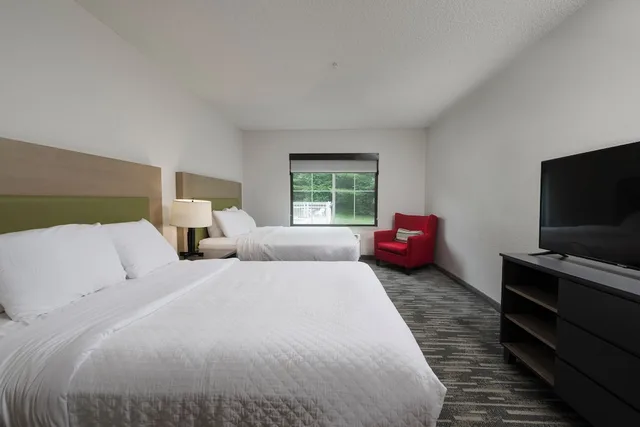 جناح استوديو بسريرين كوين، Country Inn & Suites by Radisson, Queensbury - Lake George 1/4