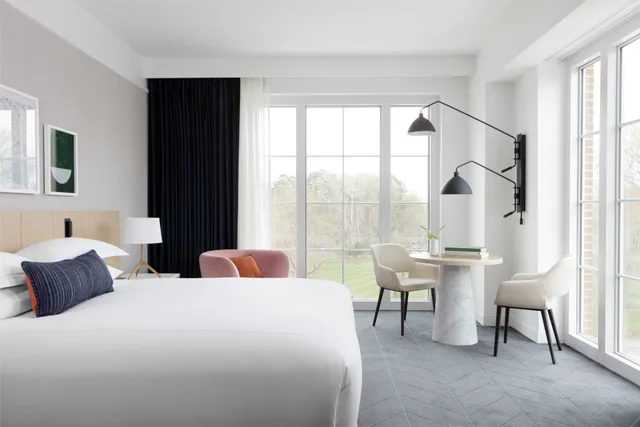 1 Bedroom, Suite, Terrace, Kimpton The Forum Hotel, an IHG Hotel 1/3
