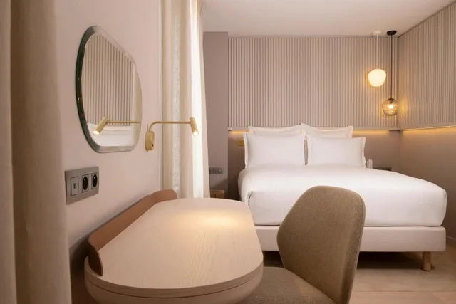 Prestige, King Bed, Balcony, Hotel Beige (ex. Hotel Plaza Opera) 2/2