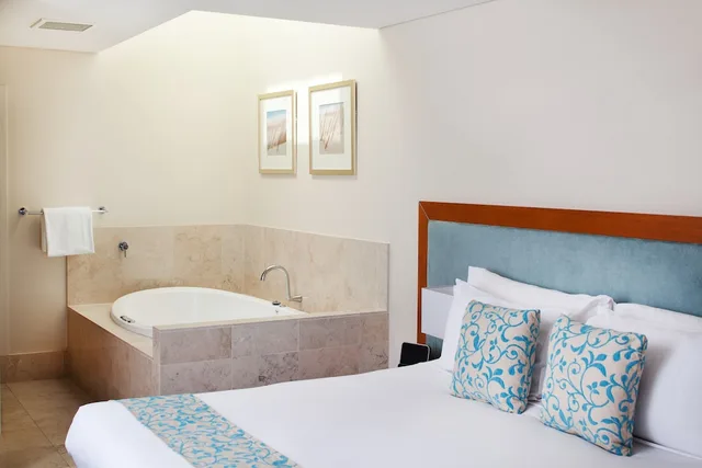1 Bedroom, Beach Villa, King Bed، Seashells Mandurah 2/2