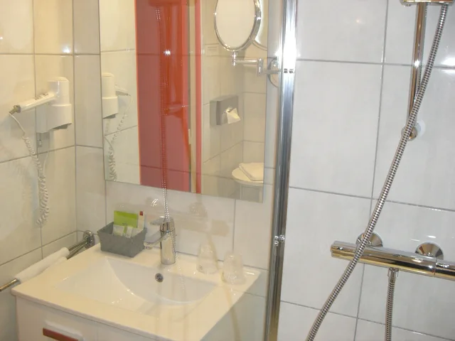 غرفة كومفورت بسرير كينج، AUBERGE DE LAUNAY 3/4