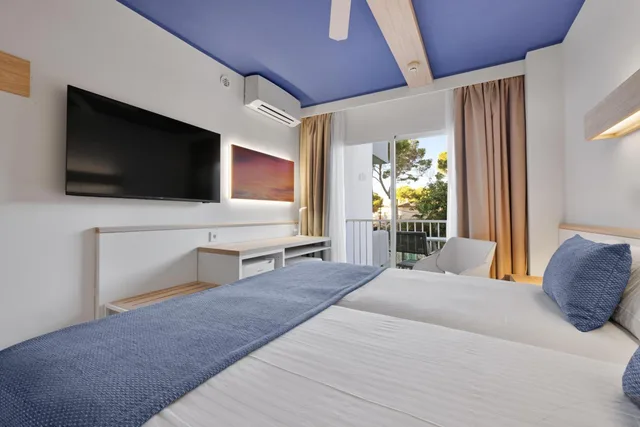 Room, Twin Beds, Pool View, Pabisa Sofia 1/1