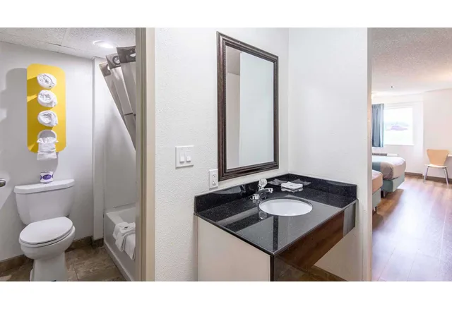 1 King Bed - Non-Smoking, Micfridge, Motel6 Lawrence, KS 3/3