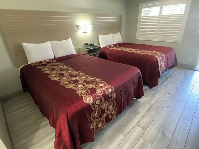 غرفة قياسية بسريرين كوين، Mayfair Inn Ontario Airport 9/10