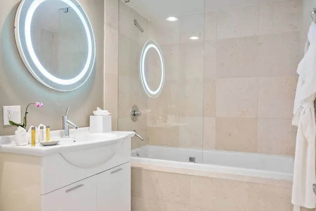 1 Bedroom, Superior, Apartment, King and Queen Bed, Sea View, Kitchen, Brickell by Miami Vacation Rentals 5/5