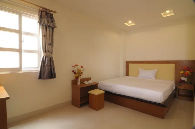 Basic, Queen Bed, No Window، Song Anh 3 Hotel 2/3