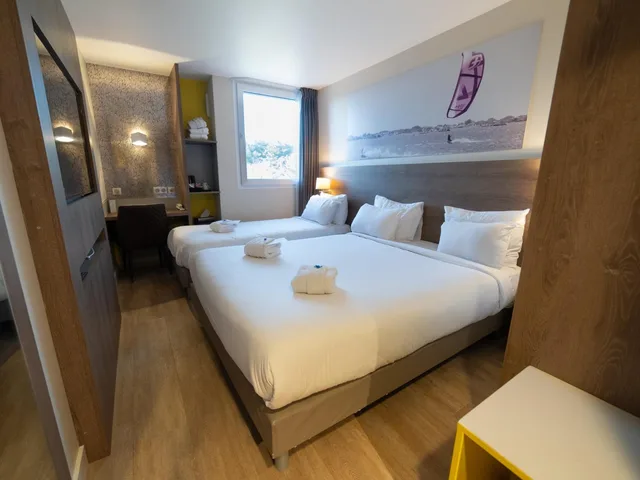 غرفة قياسية ثلاثية بسرير مزدوج وسرير فردي، Best Western Hotelio Montpellier Sud 2/4
